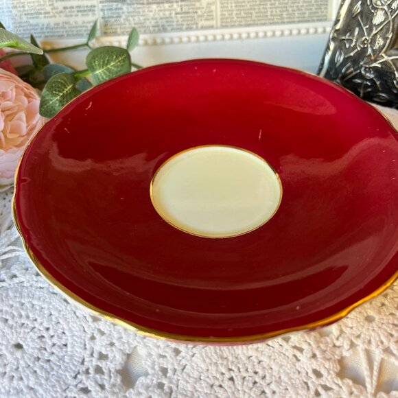 Vintage Red Aysnley Teacup and Saucer with Gold Inlay and Floral Centerpiece - Picture 7 of 10
